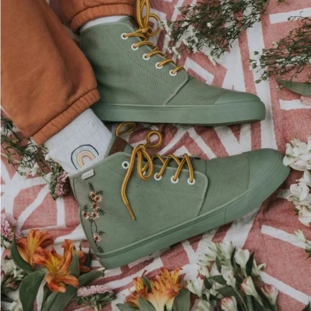 BANGS Green High-Top Sneakers with Floral Embroidery